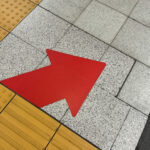 街で見かける表示あれこれ　～不完全な世界を楽しむというお話～